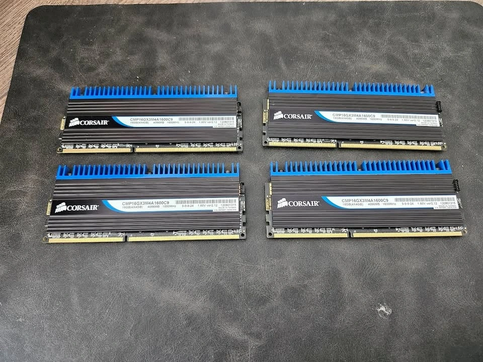 Corsair Dominator 16 GB DDR3 1600 RAM