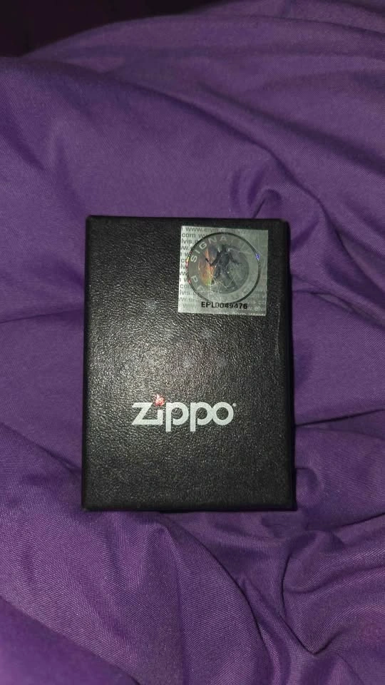 Rare Elvis Presley Zippo Model 28629 - photo 3