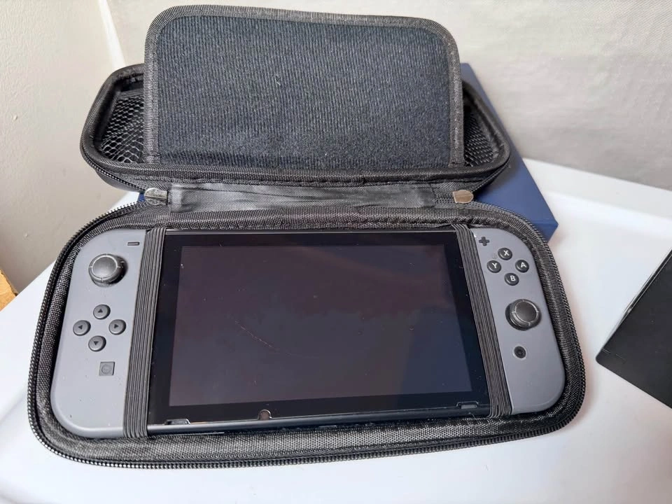 Nintendo Switch Bundle w/ Dock + 10 Games + Case - photo 2