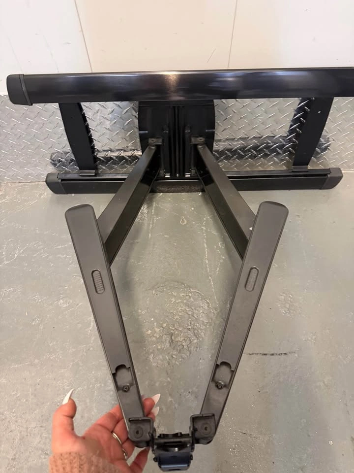 Full Motion TV Wall Mount Articulating Swivel Extendable Bracket - photo 2