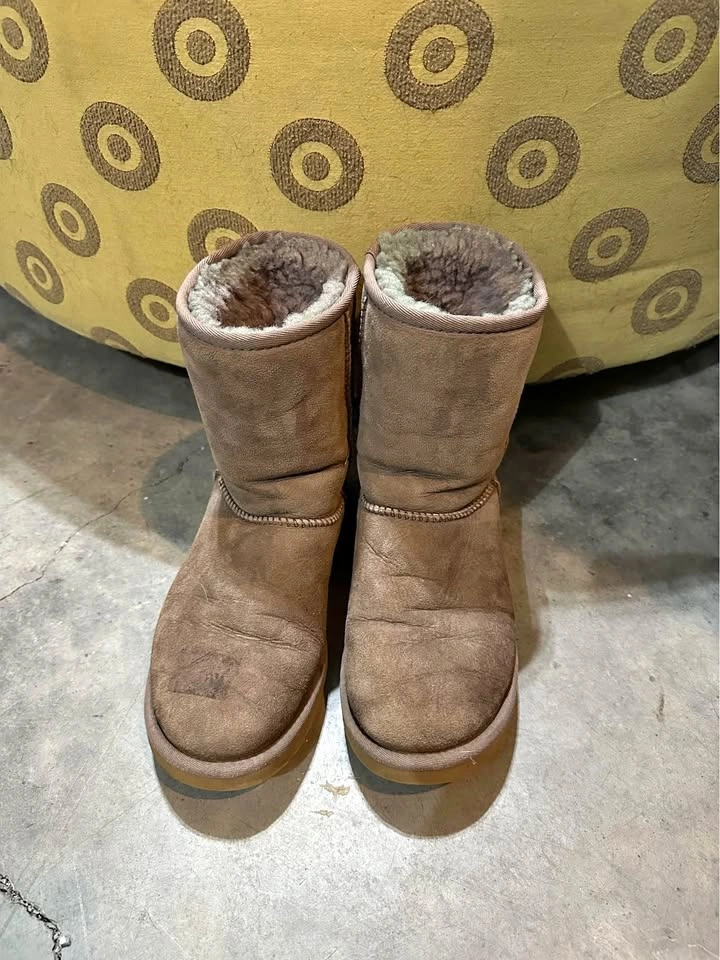 UGG Classic Short II Boots Women's Size 6 Brown