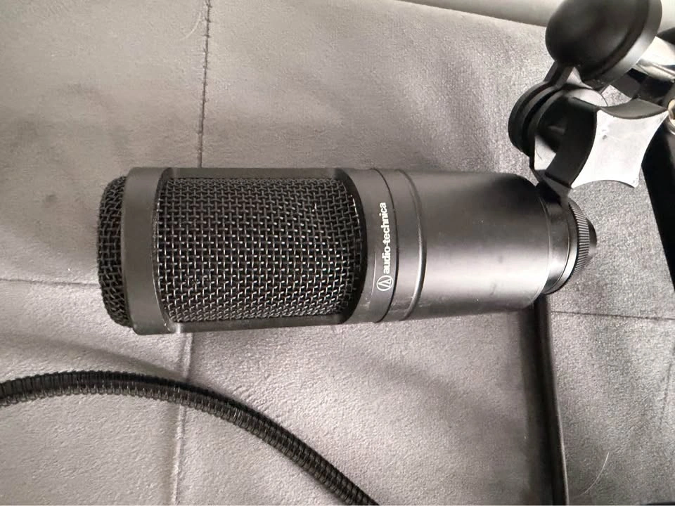 Audio Technica AT2020 Microphone w/ Accessories - photo 2