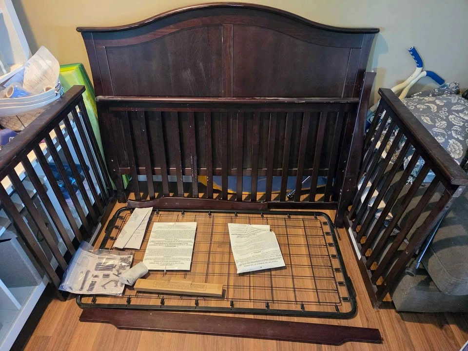 Child Craft Convertible Baby Crib - photo 2