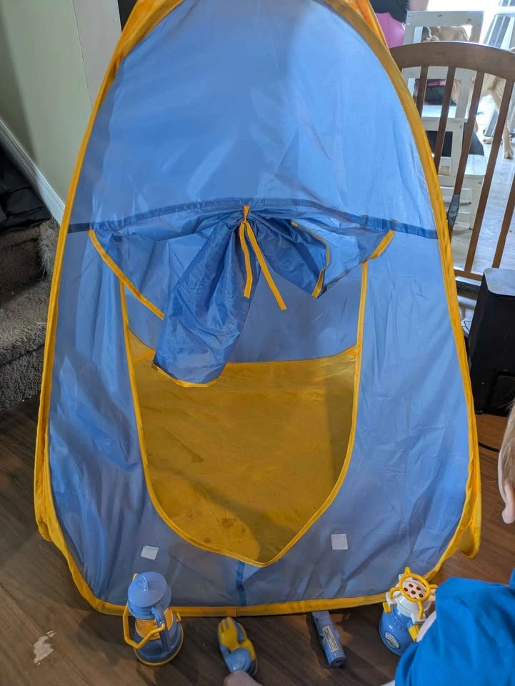 Kids Play Tent with Camping Toys - photo 2