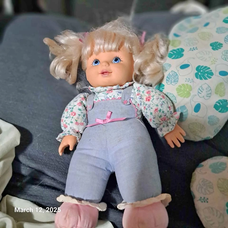 PLAYMATES DOLL TELL ME A SECRET BABY WHISPERS 1998