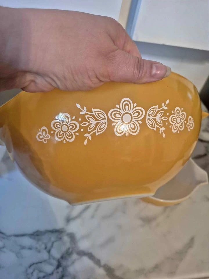 Vintage Pyrex set of 3 mixing bowls