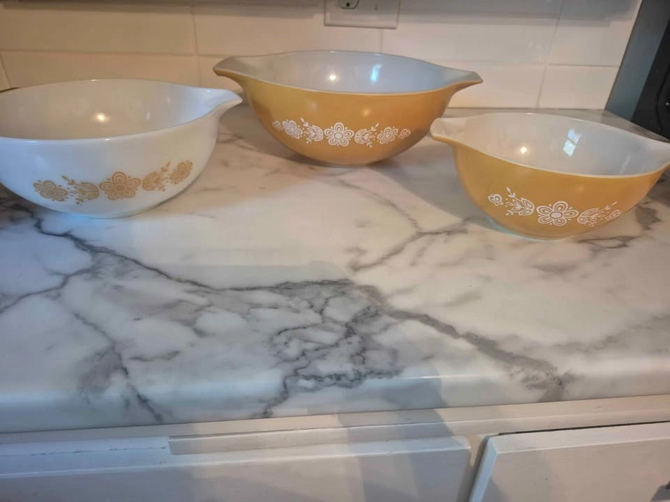 Vintage Pyrex set of 3 mixing bowls - photo 2