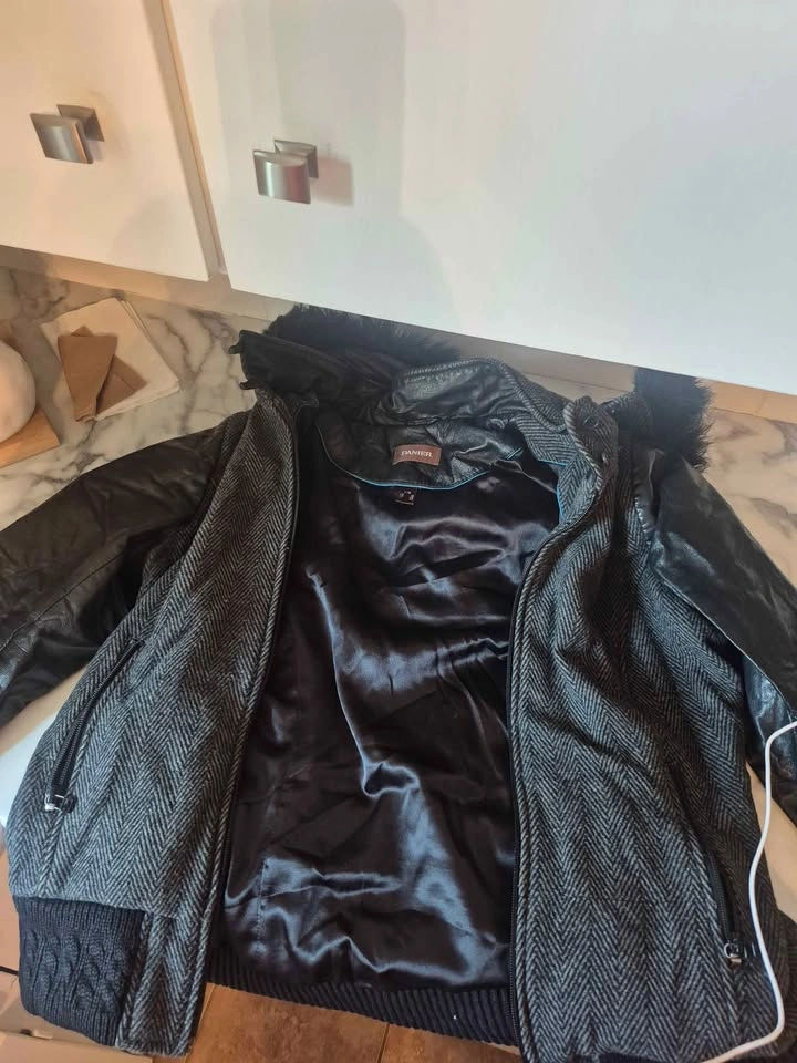 Danier Leather Coat - photo 4