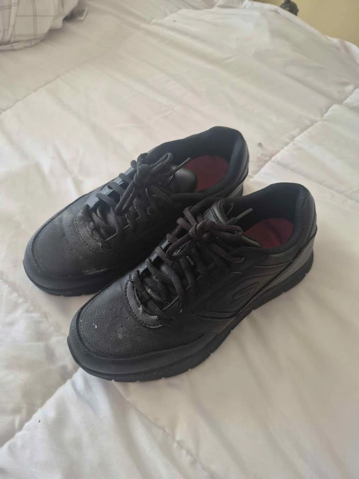 Sketchers Slip Proof Work Shoes Size 8 US - photo 2