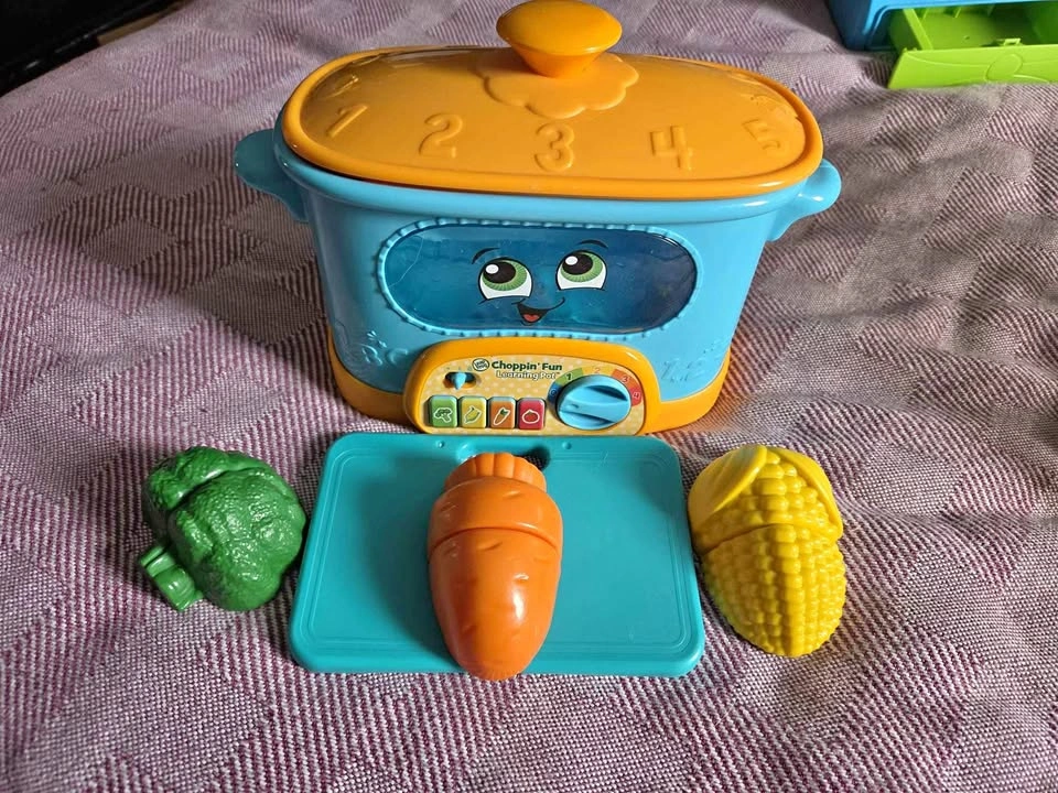 LeapFrog Choppin Fun Learning Crock Pot Toy