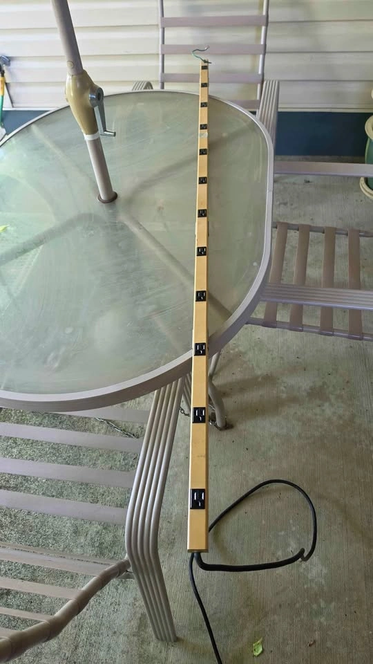 Heavy Duty Shop Power Strips / Multi-Outlets - Tested & Working - photo 2
