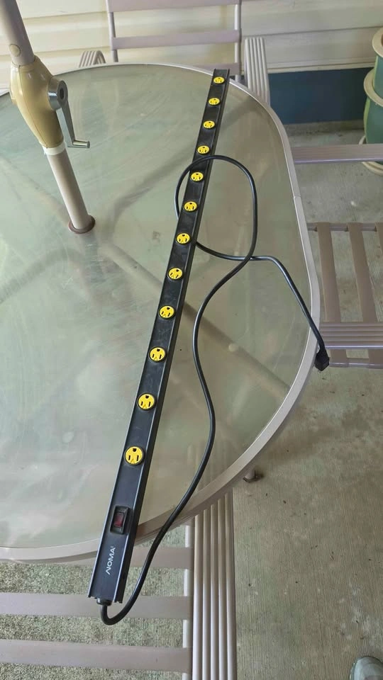 Heavy Duty Shop Power Strips / Multi-Outlets - Tested & Working - photo 3