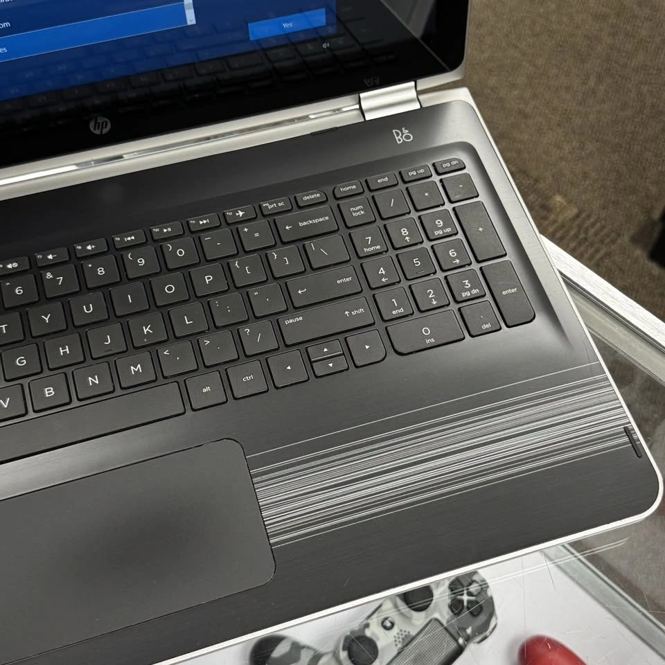 HP Pavilion X360 15-BK010NR Touchscreen i5 Laptop - photo 2