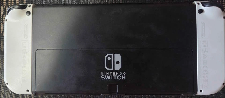Nintendo Switch OLED - photo 3