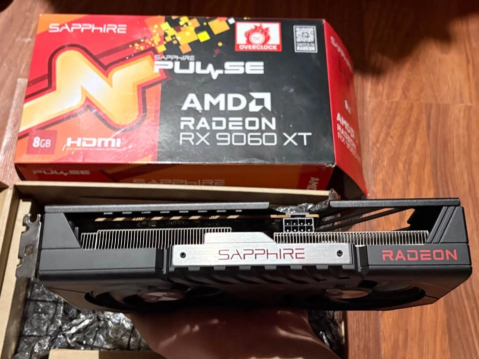 Sapphire Pulse AMD Radeon RX 9060 XT 8GB - photo 5