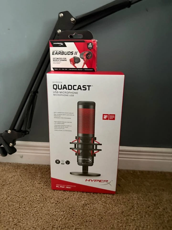 *NEED GONE* HyperX Quadcast w/ Mic Arm