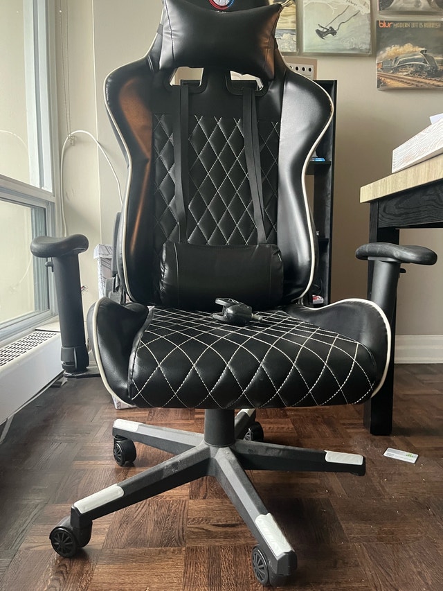 Esports Central Gaming Chair (damaged) - photo 2