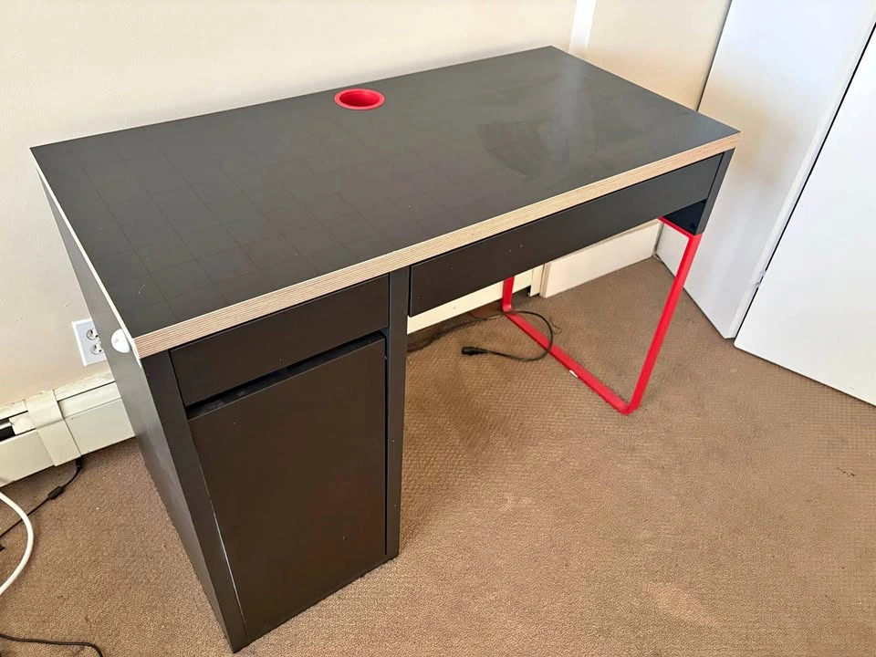 IKEA MICKE Desk with Black Grid Top