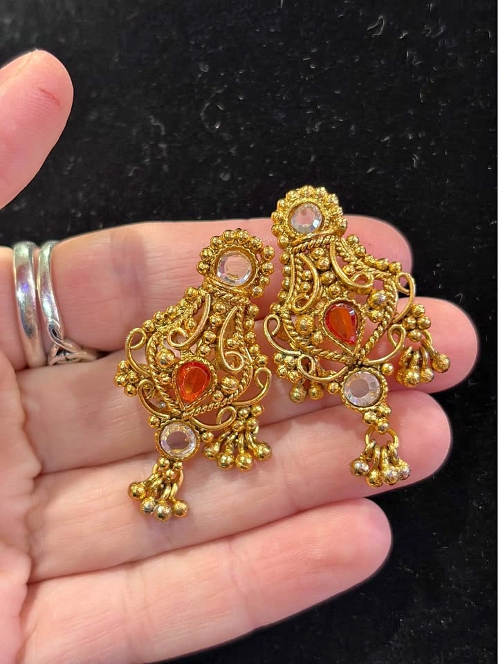 Women’s earrings
