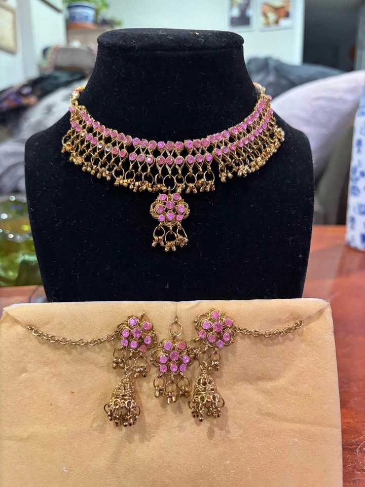 Women’s necklace sets - photo 4