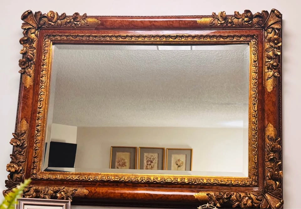 Large Ornate Walnut Wall Mirror: 47 x 35 inches - Elegant Statem - photo 4