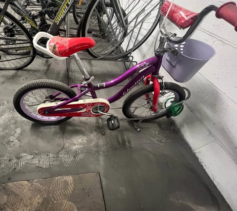 Schwinn Elm Girls Bike - Adjustable Wheels (12-20") - photo 4