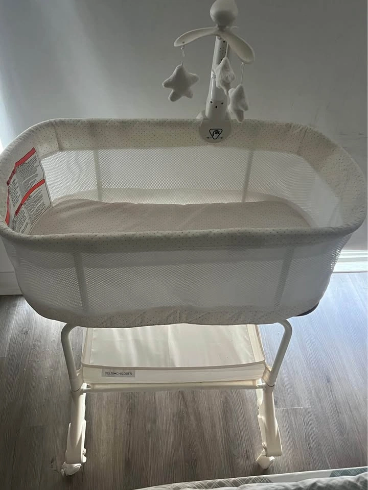 Baby Rocking Bassinet for Sale - photo 4