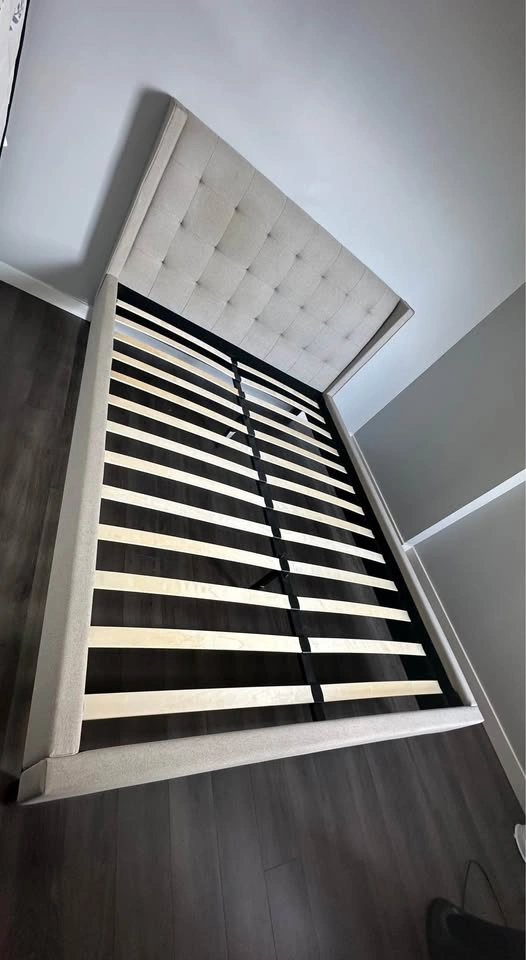 Structube Queen Platform Bed Frame - Tufted Wingback Headboard - photo 3