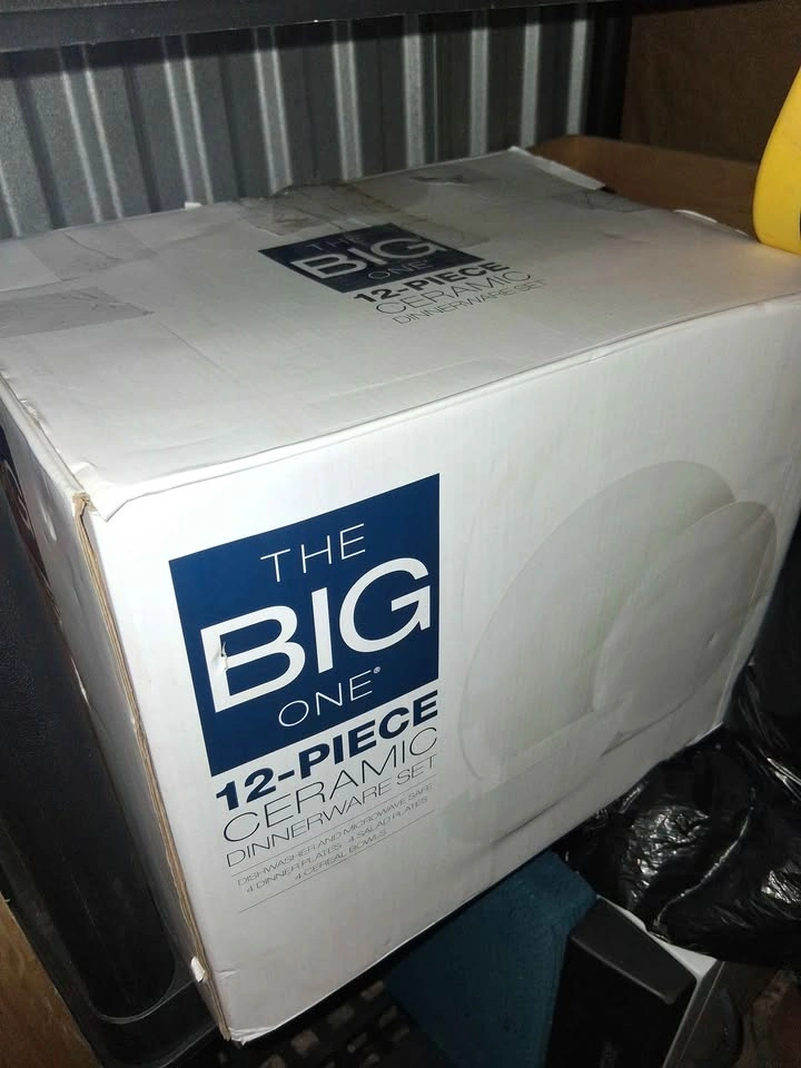 THE BIG ONE 12-Piece Ceramic Dinnerware Set - photo 2