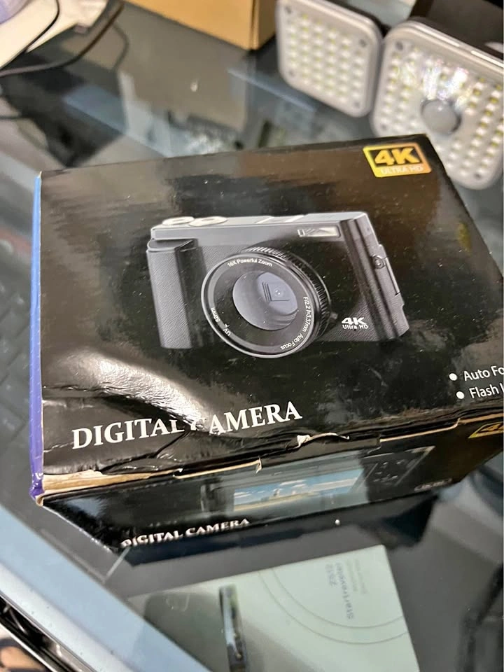 4K Ultra HD Digital Camera with 16x Zoom