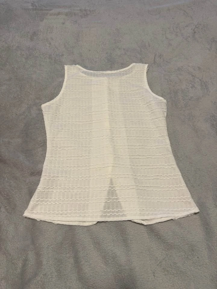 Sleeveless shirt (size L) - photo 3