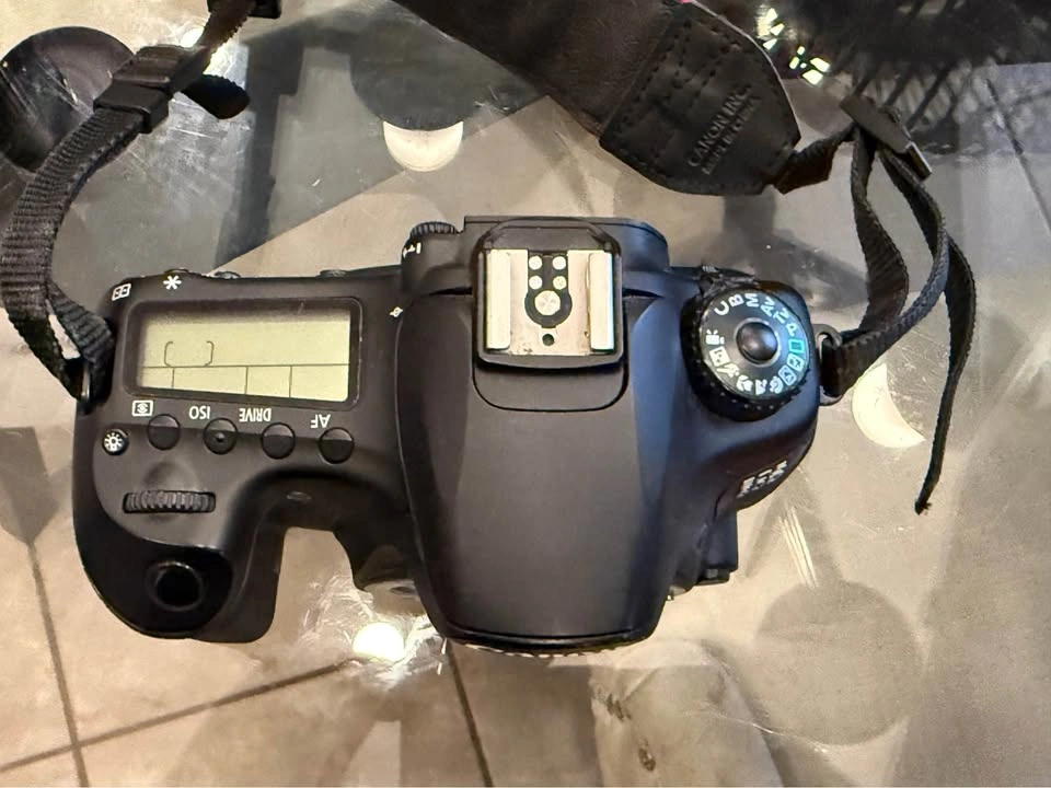 Canon EOS 60D DSLR Camera w/ 18-200mm Lens - photo 2