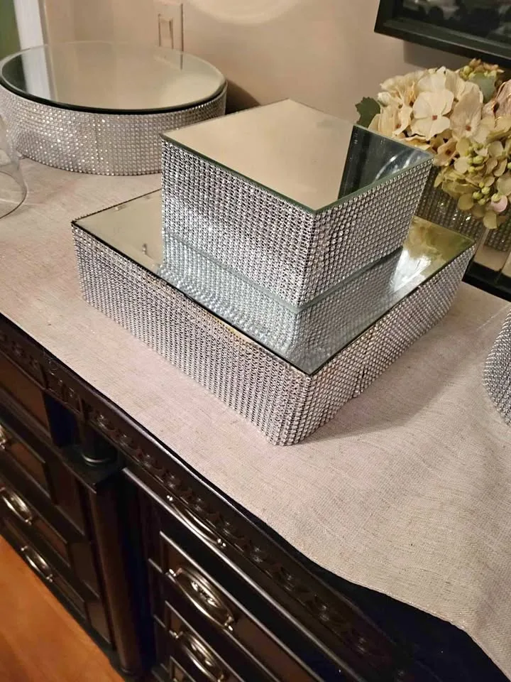 Beautiful cake stands thumbnail