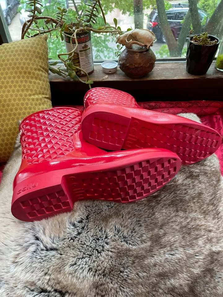 ccilu Red Rain Boots, Waterproof, size 7 - photo 5