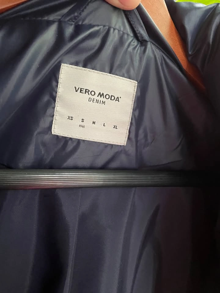 Vero Moda Dark Blue Light Puffer Crop Jacket, Small - photo 4