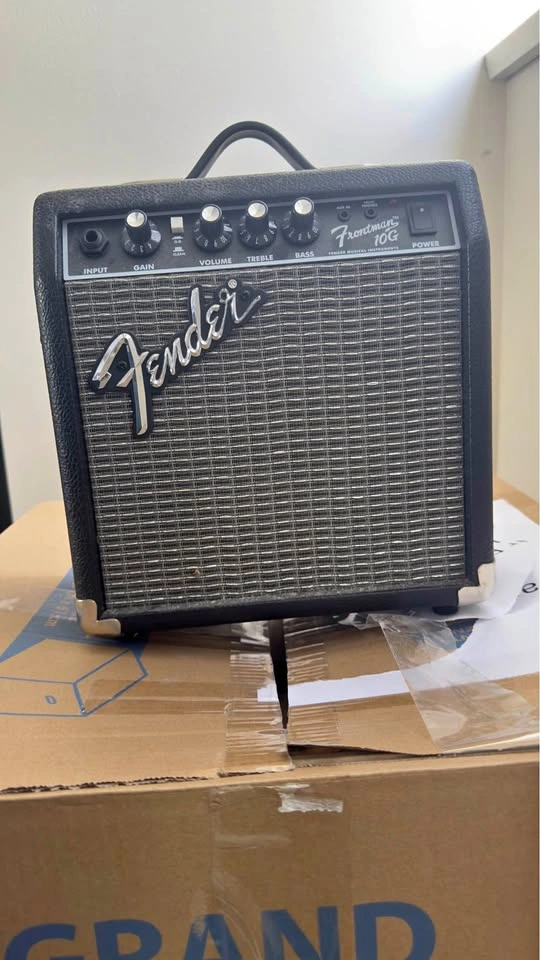 Fender Frontman 10G Guitar Amplifier - Excellent Condition