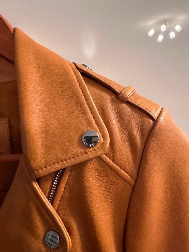 Danier Leather Biker Jacket Tan/Camel Size 3XS - photo 5