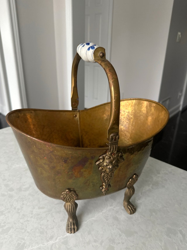 DANISH VTG BRASS BUCKET, CERAMIC HANDLE, CLAW FEET, LION HEAD.