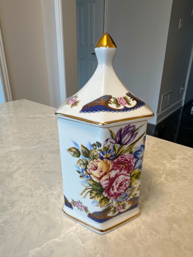 Limoges Vintage Hexagonal Porcelain Ginger Jar - photo 3