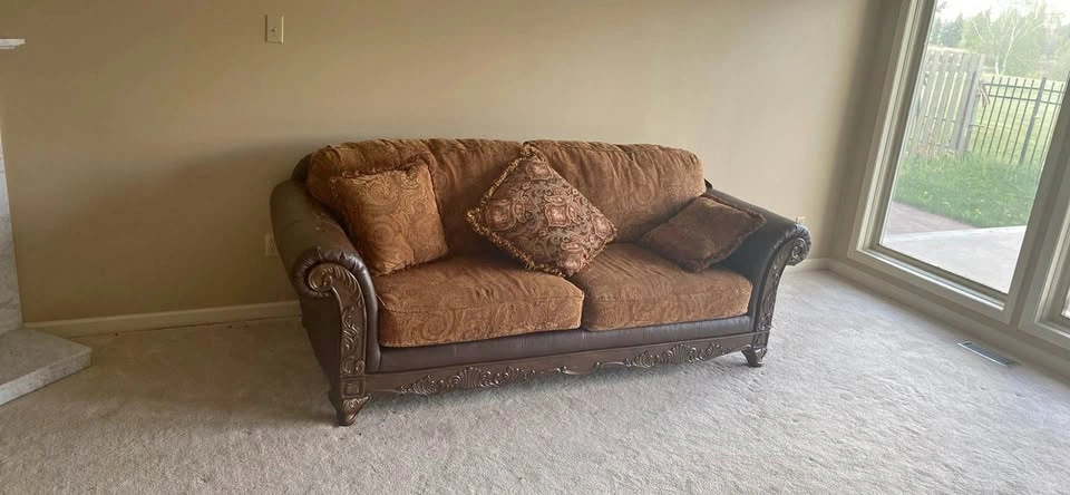 2 couches! Moving! Need them gone !