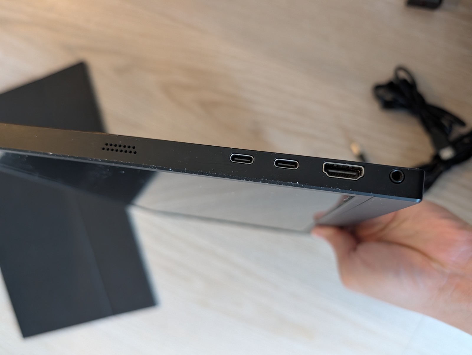 MAGICRAVEN 17.3" Portable Monitor - 1080P USB-C/HDMI - photo 4