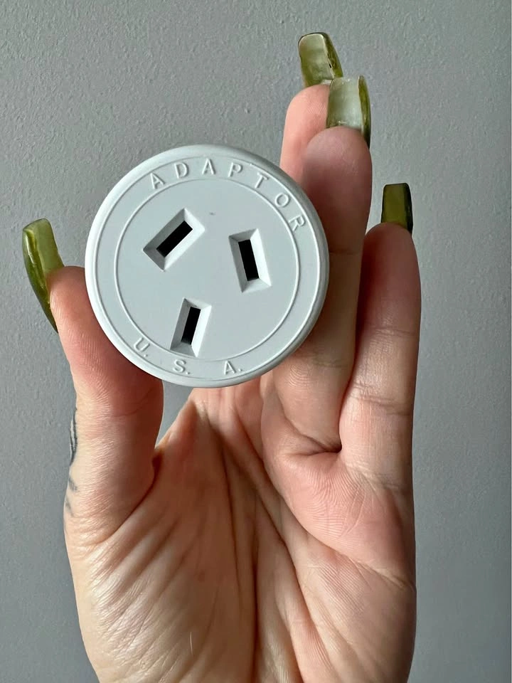 Canada to USA adaptor plug