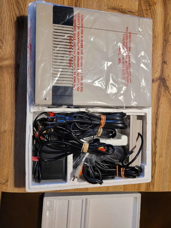 Nintendo NES Control Deck Console Bundle - photo 5