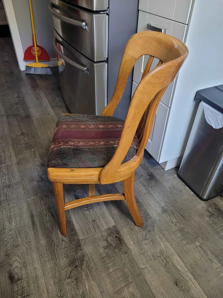 H Krug Vintage Solid Oak Desk Chair - photo 2