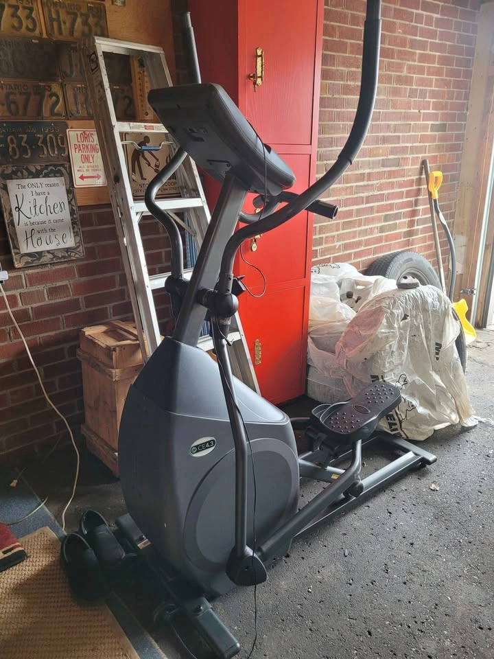 Elliptical machine - photo 2