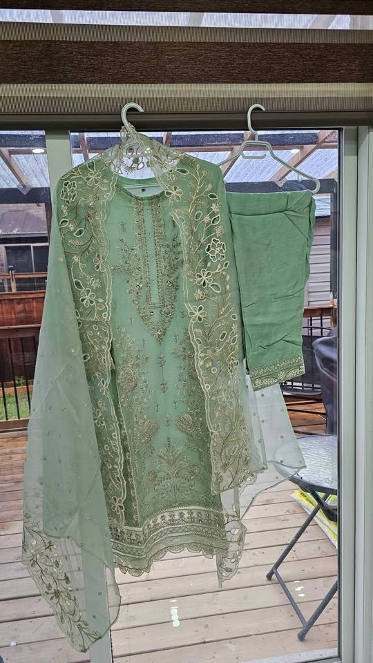 Brand New Pakistani Suit - Sage Green - Medium - photo 2