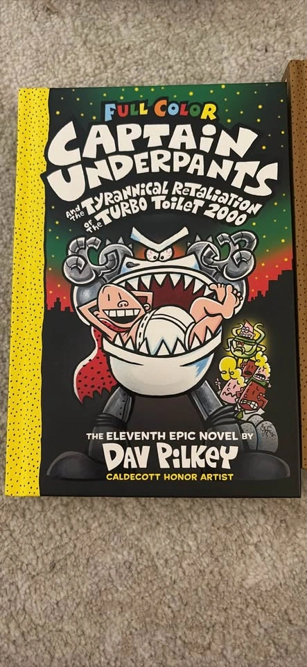 Captain Underpants Books - Lot of 3 - photo 3