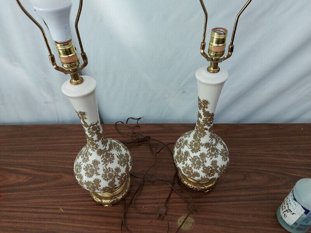 2 Matching Tri Lights Brass Table Lamps - photo 2
