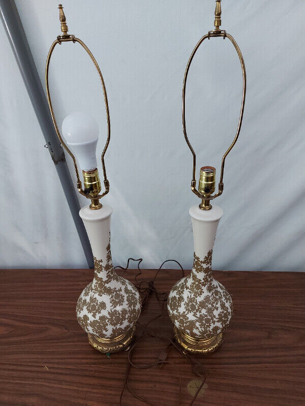 2 Matching Tri Lights Brass Table Lamps - photo 4