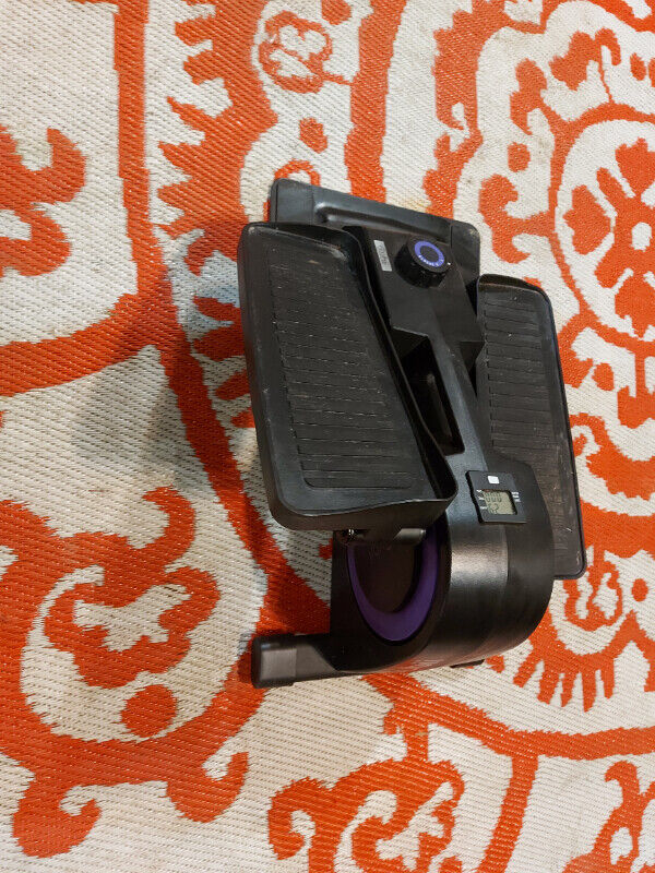 Cubii Jr. purple under-desk elliptical - photo 3